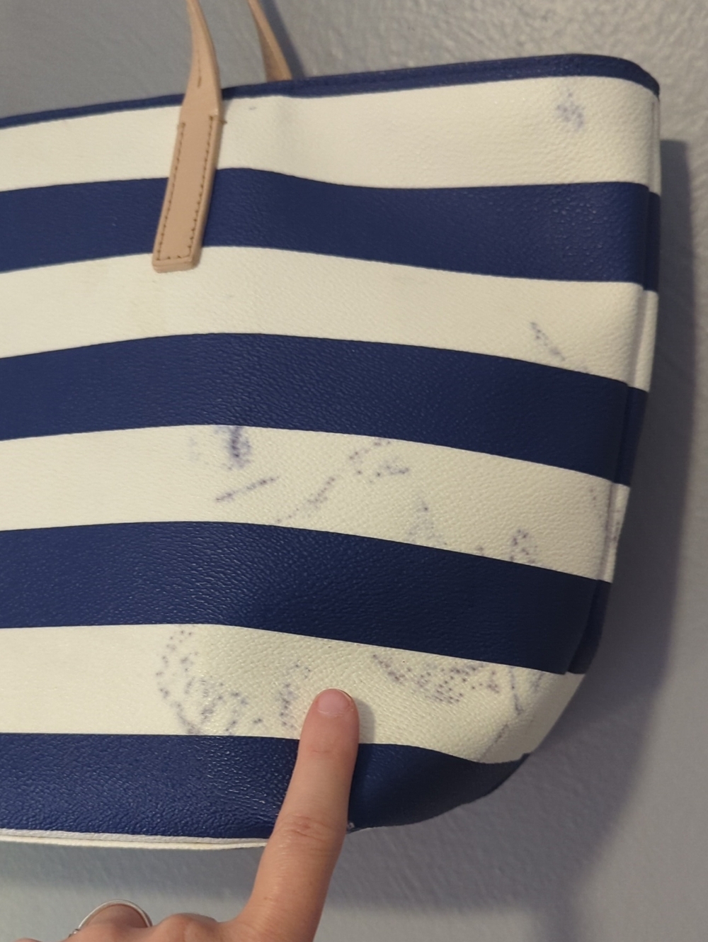 Kate Spade New York Cow Leather Tote Bag White And Navy Stripe With Keychain - Picture 10 of 16